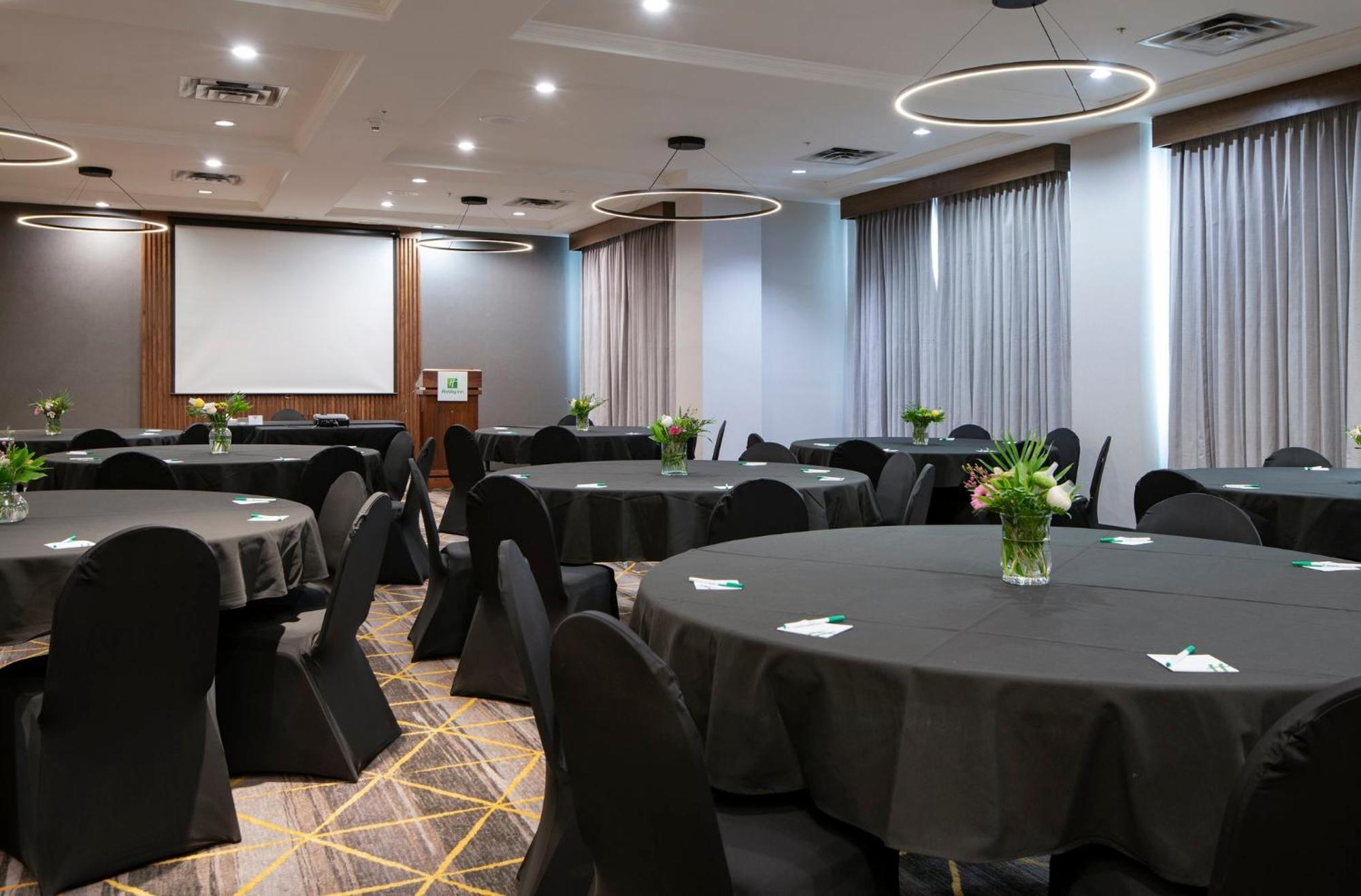 Holiday Inn Hotel And Suites-Kamloops By Ihg Zewnętrze zdjęcie