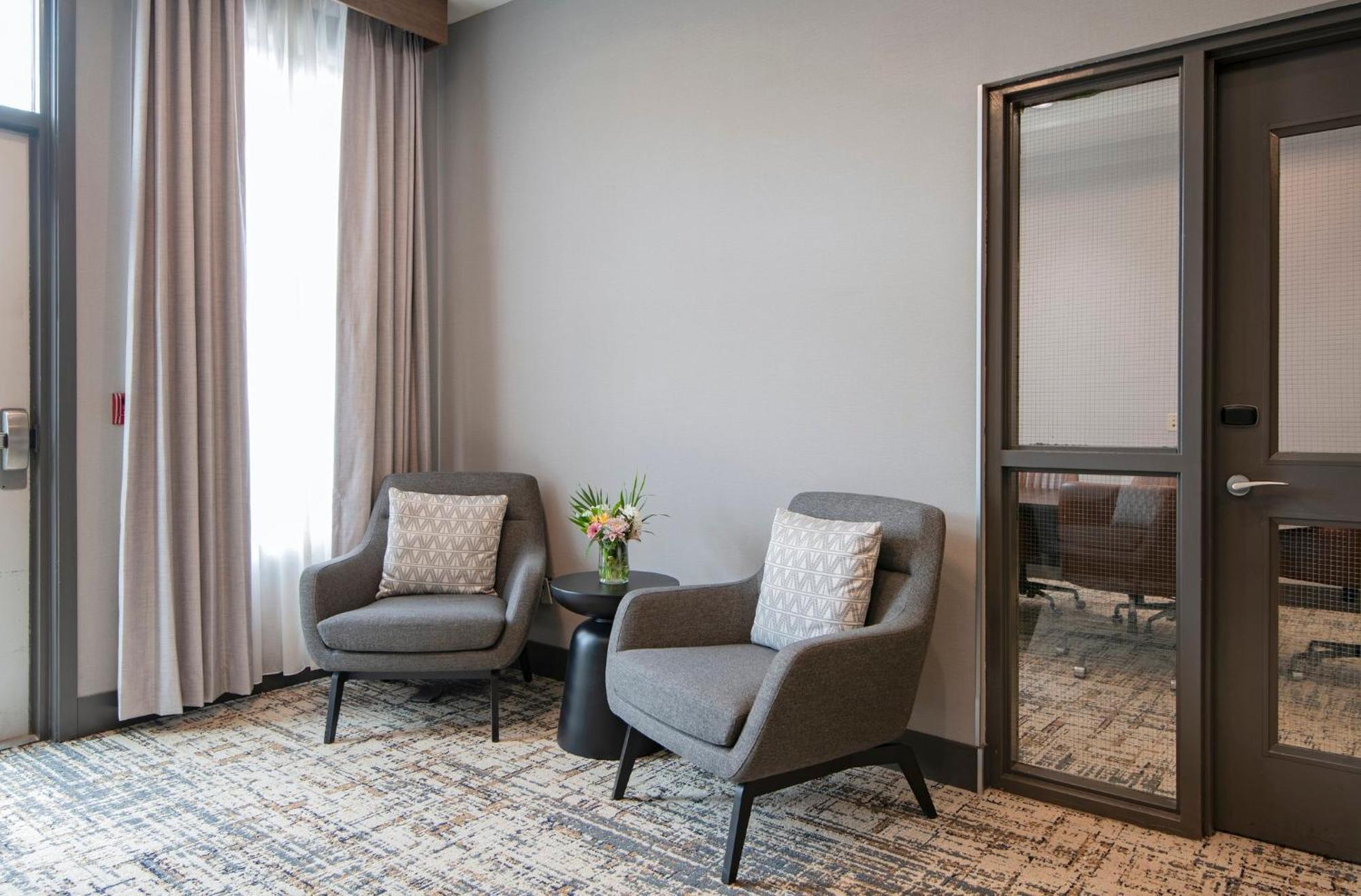 Holiday Inn Hotel And Suites-Kamloops By Ihg Zewnętrze zdjęcie